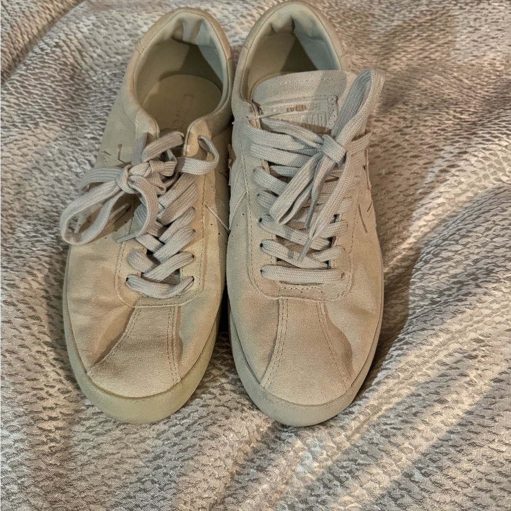 Converse Women's Cream Sneakers